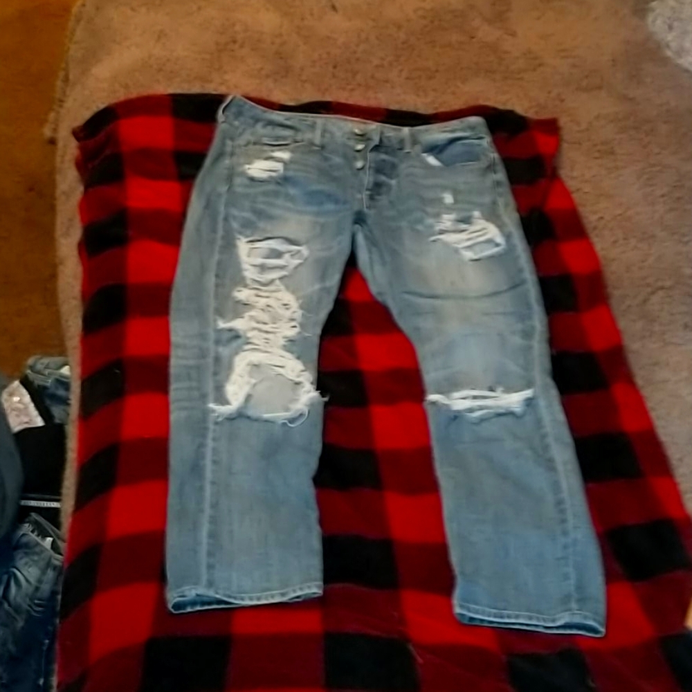 Size 8 american eagle mom jeans